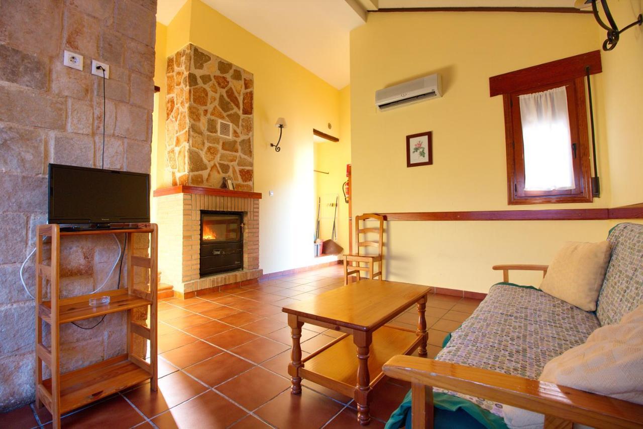Aventura & Relax Cabanas Pena La Higuera Villalba de la Sierra Exterior photo