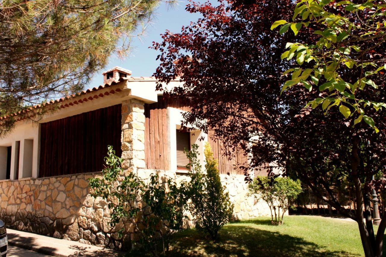 Aventura & Relax Cabanas Pena La Higuera Villalba de la Sierra Exterior photo
